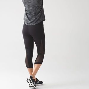 💥Lululemon Scalloped Mesh Run Around Crop